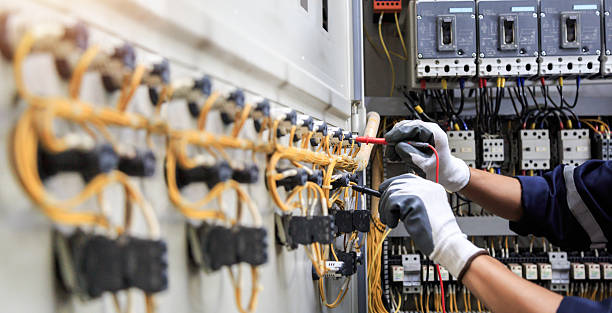 Professional Electrician technician working in Powell, OH